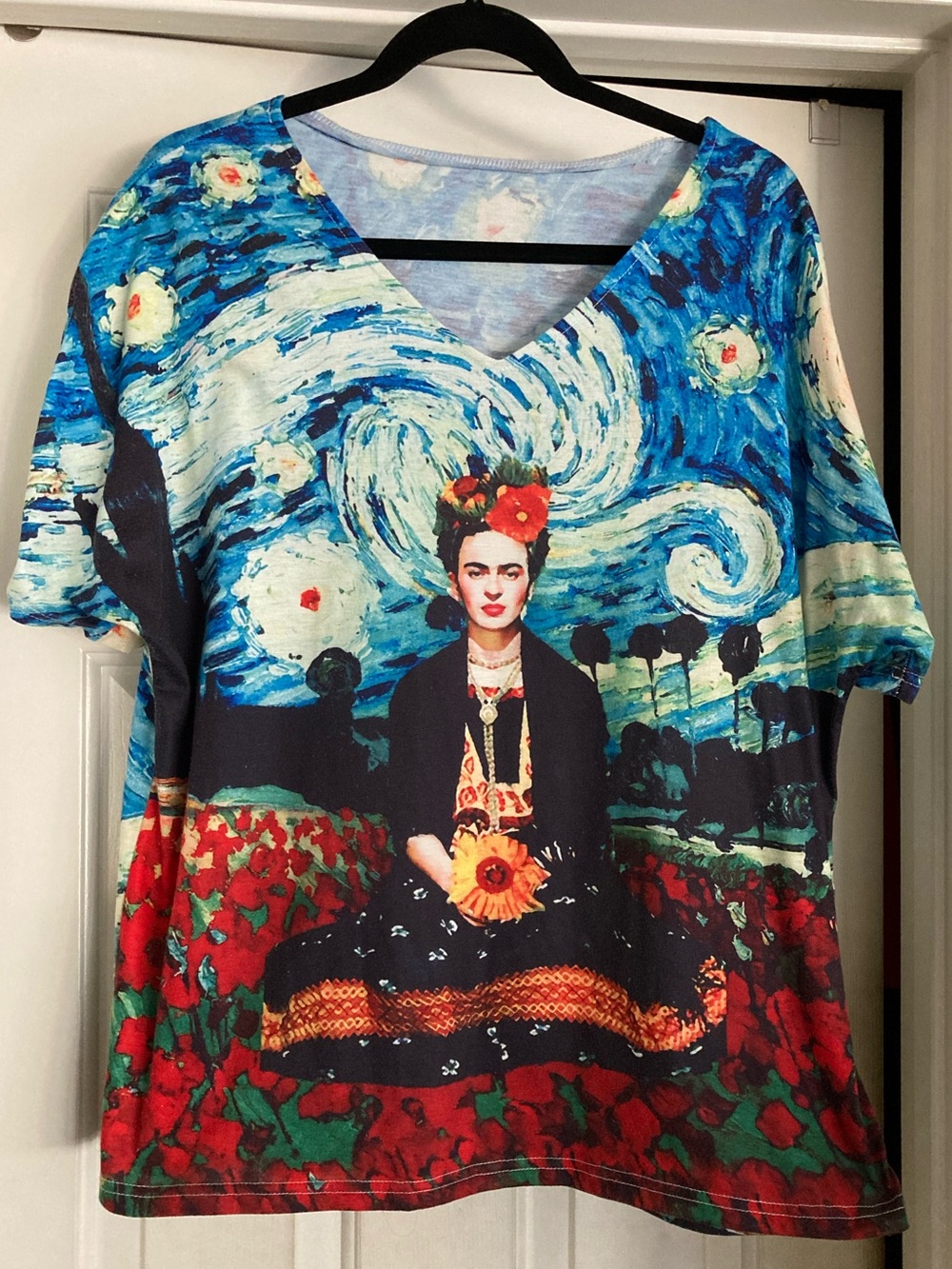 Frida Kahlo and Starry Night V-Neck  Women’s T-shirt in Blue and Red